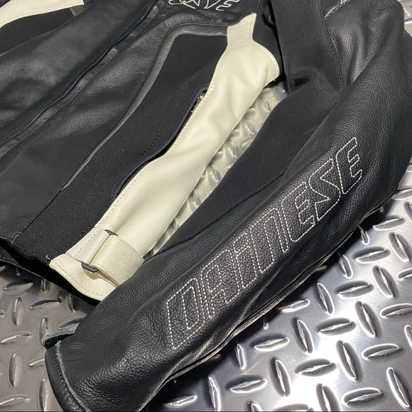 SOLD Dainese Racing D1 Leather Motorcycle Jacket Ladies - Picture 3 of 12